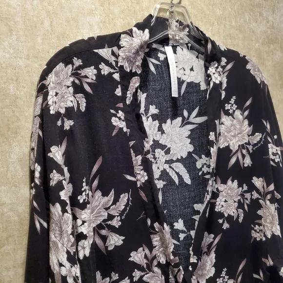 Spiritual Gangster Maya Black Floral Kimono Cover-up - Picture 4 of 10